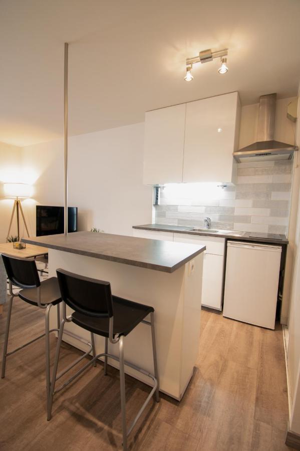 Joli Studio Tout Confort A 2 Pas De La Gare Poissy Exterior foto
